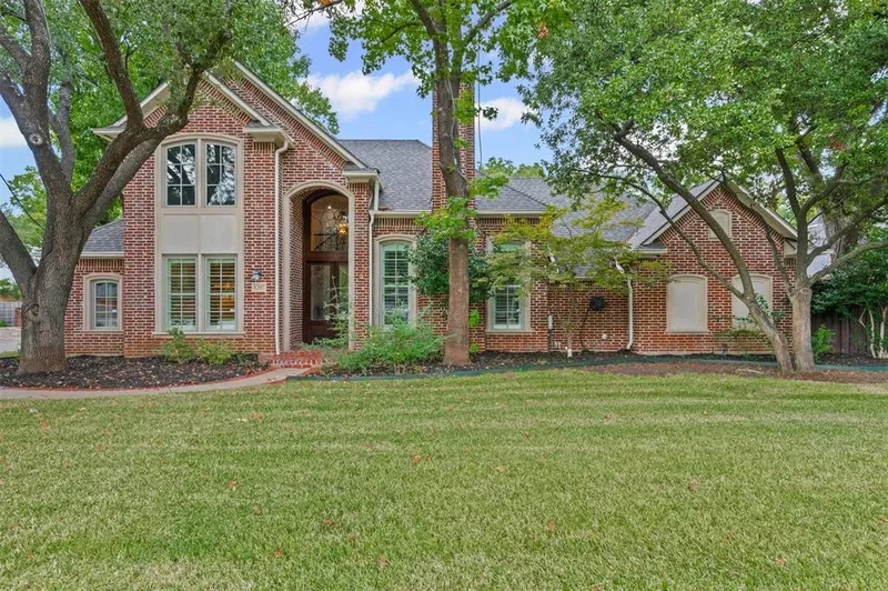 6207 Walnut Hill Lane, Dallas, Texas, United States. - Photo 4