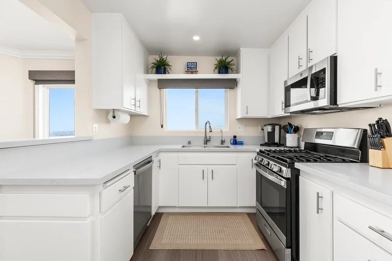 1476-80 Pescadero Drive , San Diego, CA 92107, San Diego, California, United States. - Photo 19