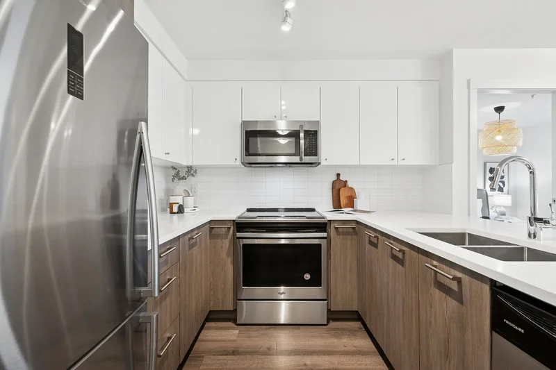2525 Clarke Street  412, Port Moody, BC V3H 0J3, Port Moody, British Columbia, Canada. - Photo 17