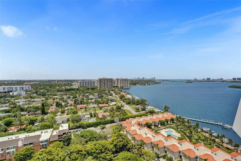 4000 Towerside Ter, Miami, Florida, United States. - Photo 33