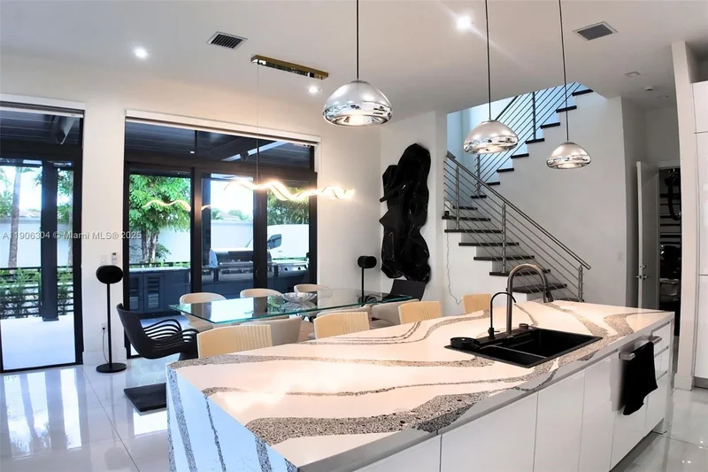 8002 NW 43rd St, Miami Springs, Florida, United States. - Photo 26