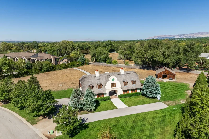 2621 E Providence Court, Holladay, UT 8421, Cottonwood Heights, Utah, United States. - Photo 4