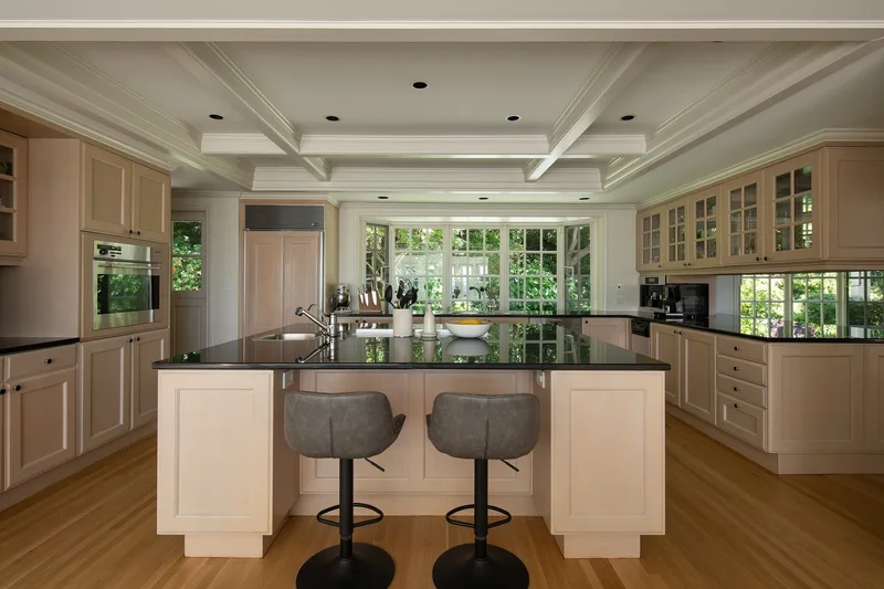 5240 Marine Drive, West Vancouver, BC V7W 2P8, West Vancouver, British Columbia, Canada. - Photo 43