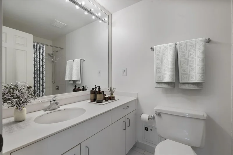 2001 Holcombe Boulevard, Houston, Texas, United States. - Photo 30
