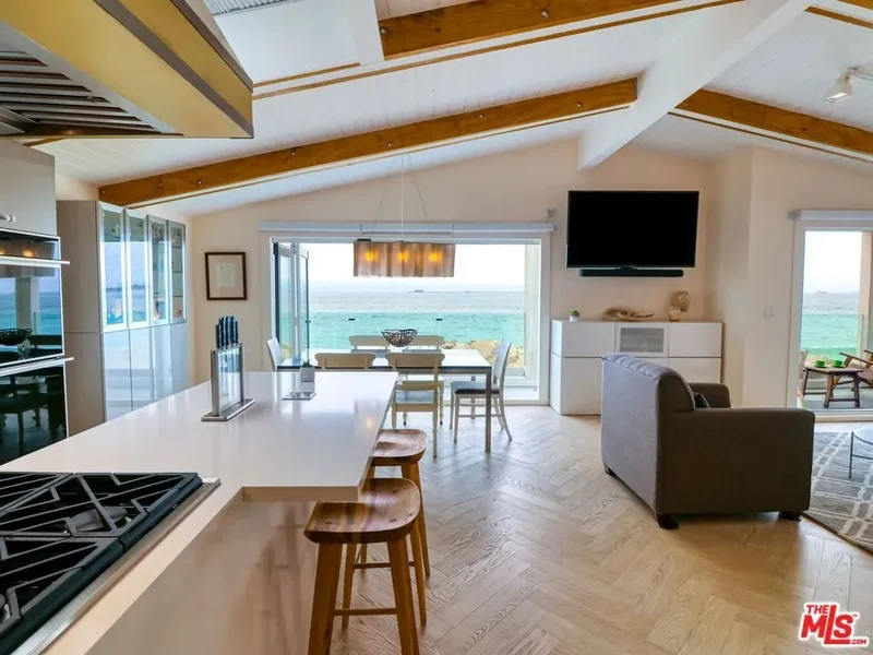 6601 E Seaside Walk, Signal Hill, California, United States. - Photo 15