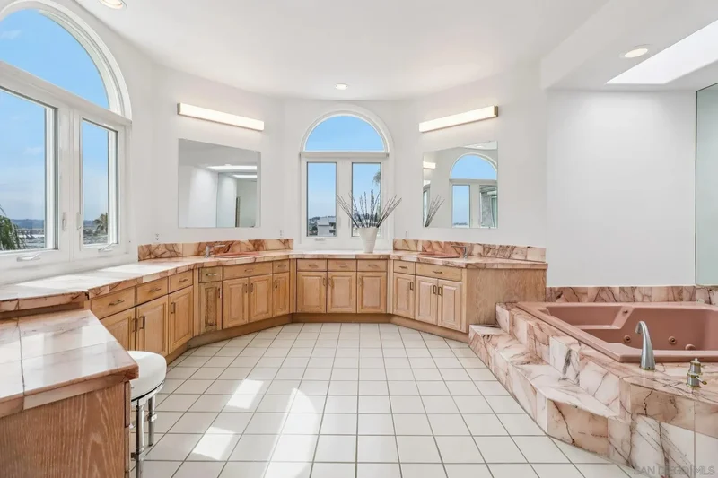1295 W Redwood St, San Diego, California, United States. - Photo 27