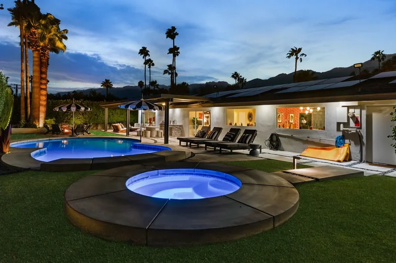 Vibrant And Upgraded Palm Springs Retreat