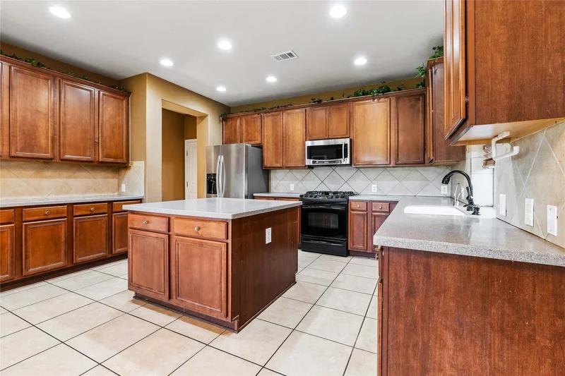 518 Honeysuckle Vine Drive, Rosenberg, TX 77469, Rosenberg, Texas, United States. - Photo 24