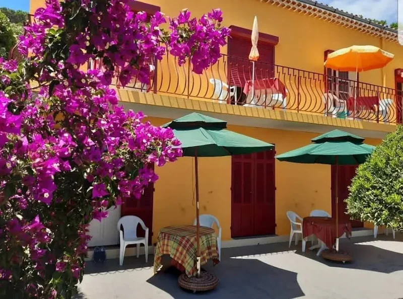 Hyères, Provence-Alpes-Côte d'Azur, France. - Photo 4