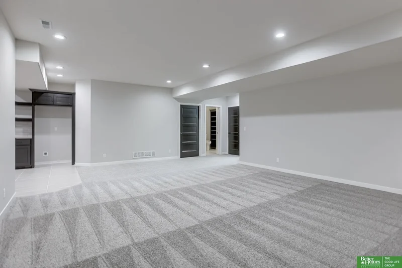 21108 Arlington Street, Elkhorn, NE 68022, Omaha, Nebraska, United States. - Photo 27