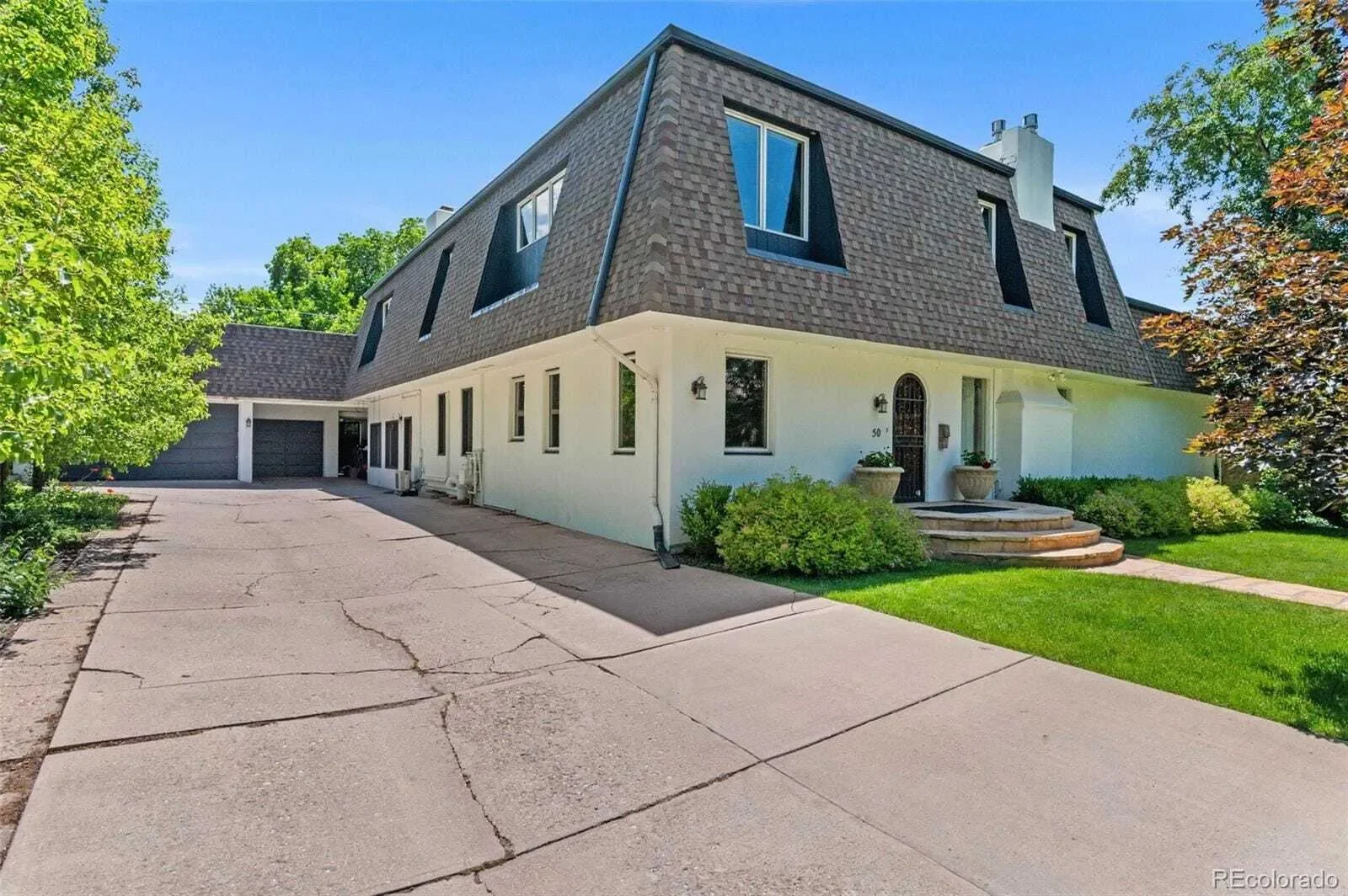Exterior photo 7