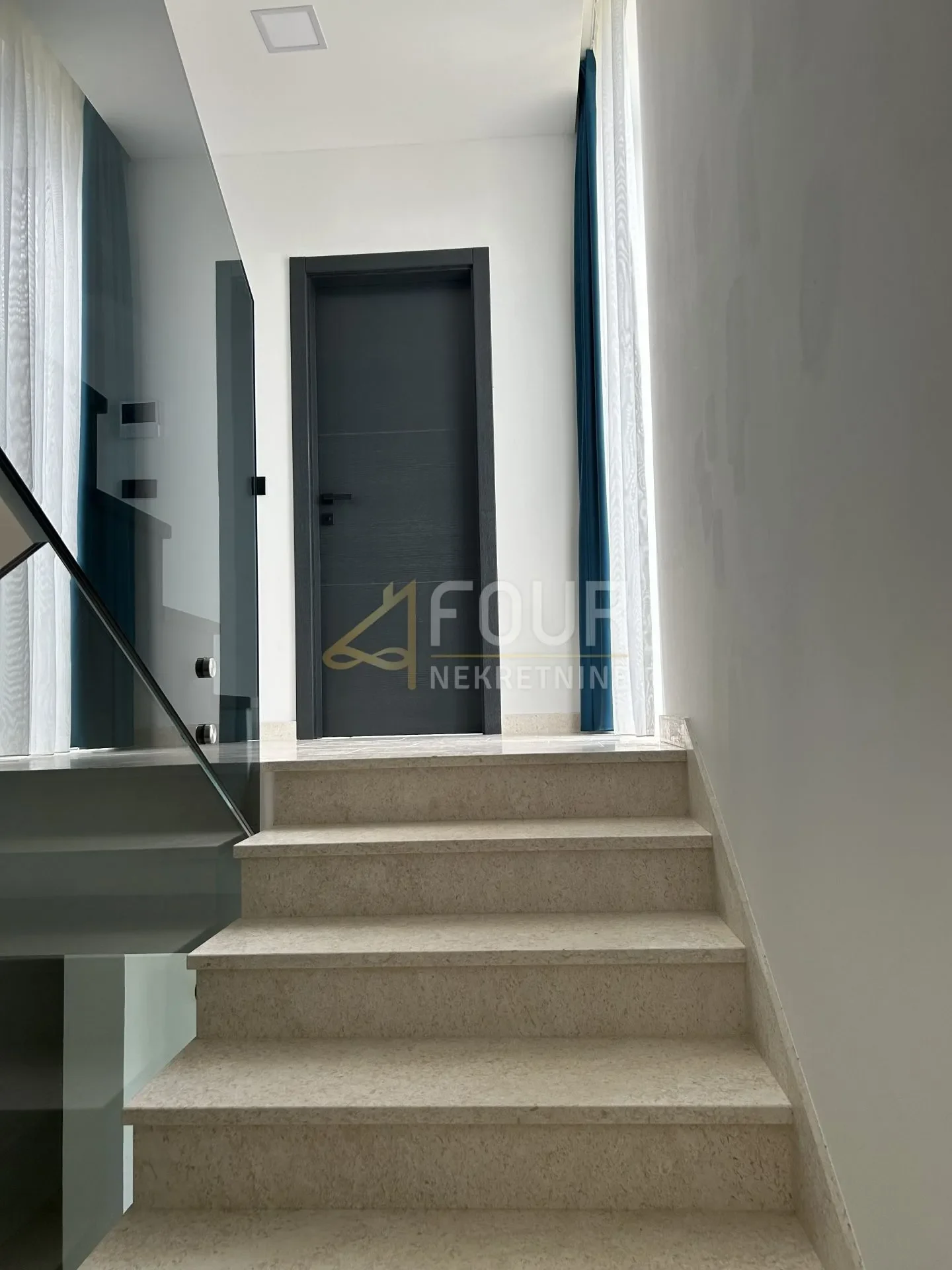 Gallery photo 10