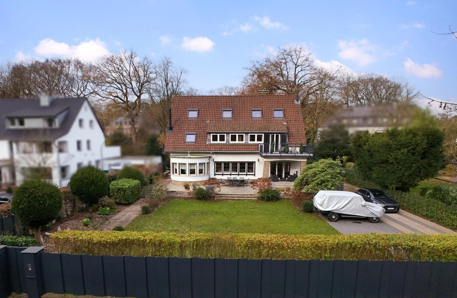 Exterior photo 5