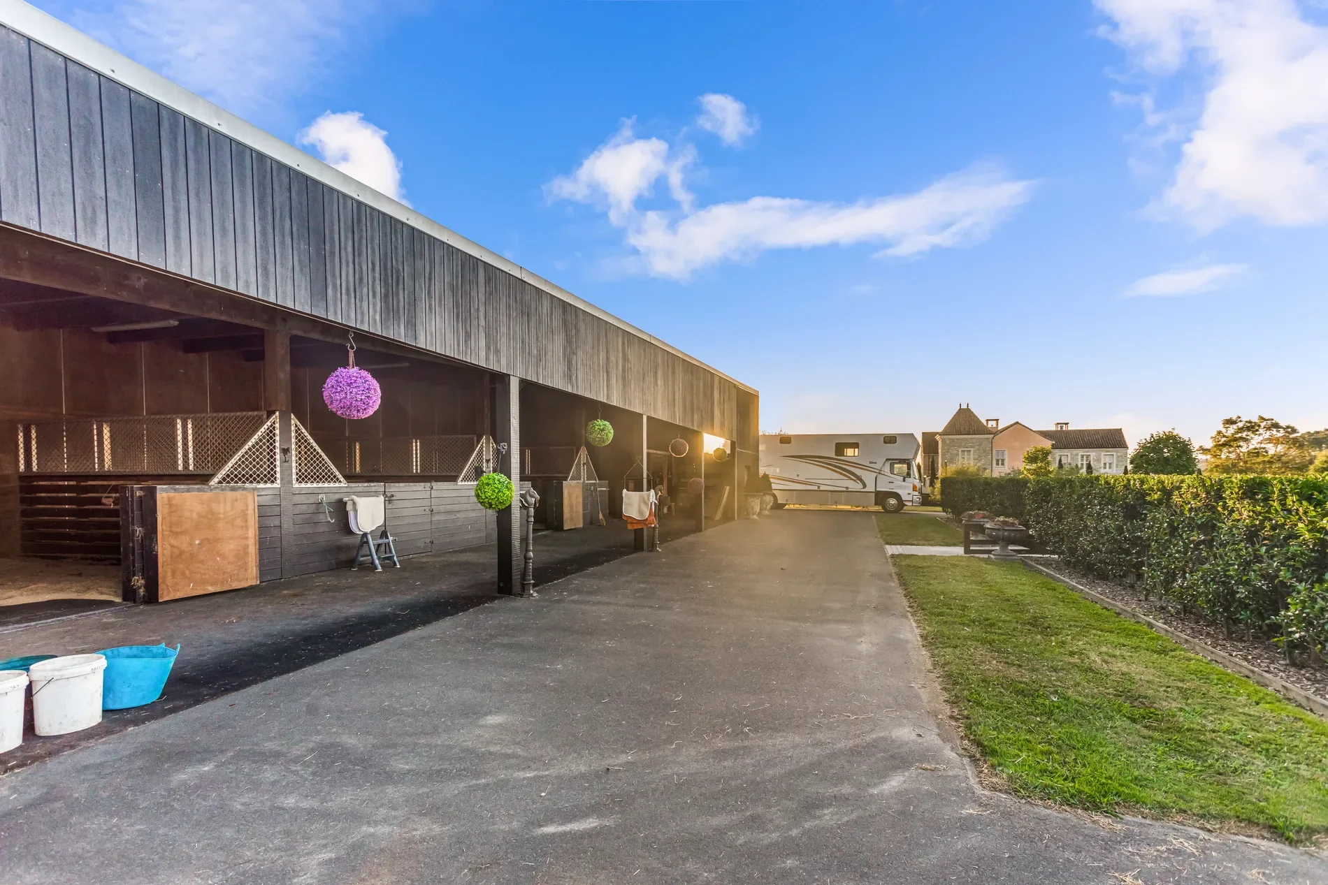 Exterior photo 11