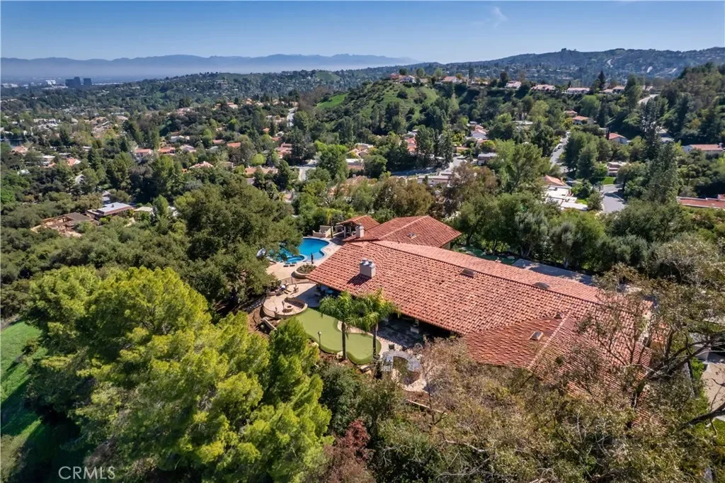 23815 Park Belmonte, Hidden Hills, California, United States. - Photo 9