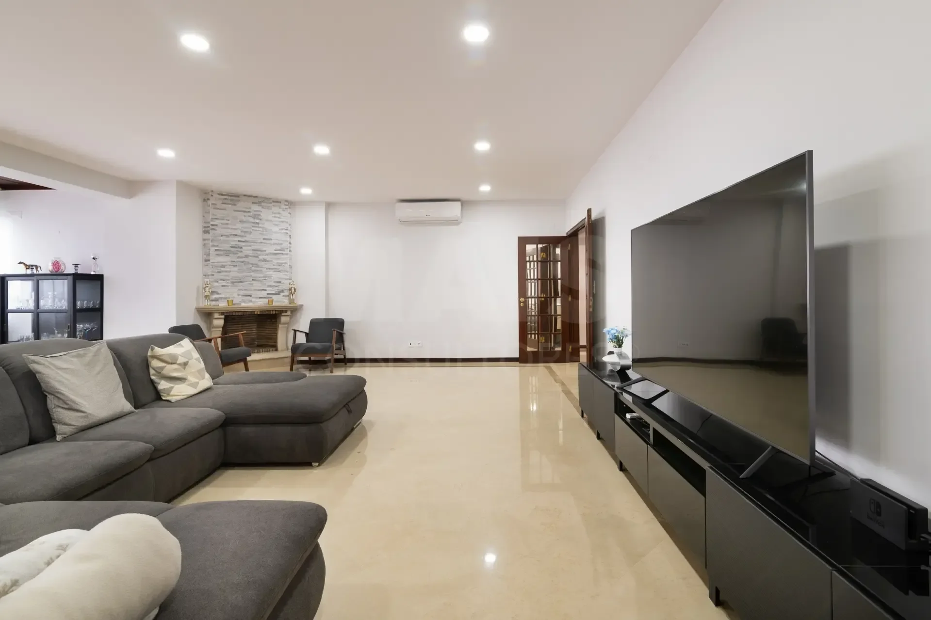 Gallery photo 8