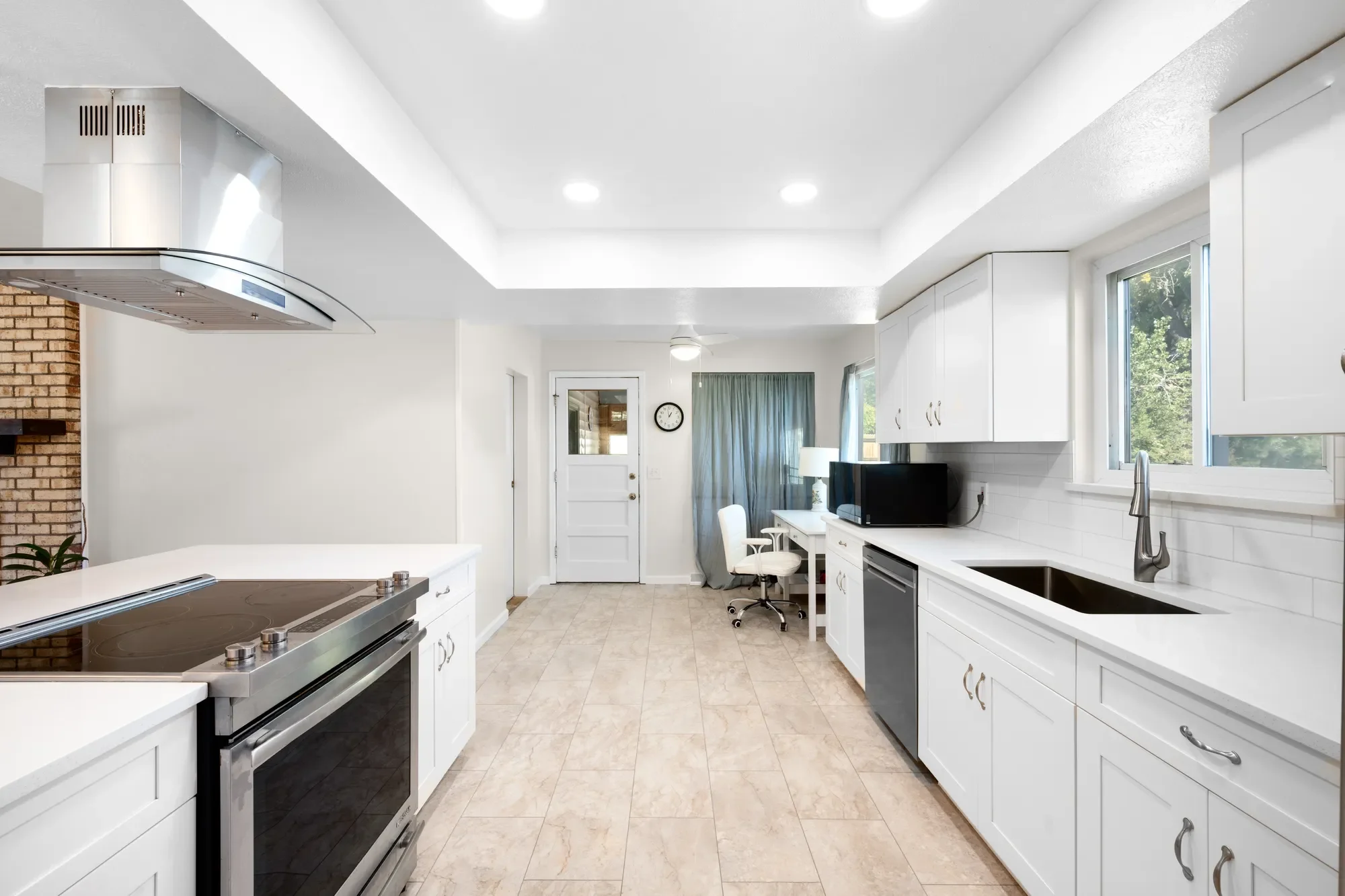 894 S Nelson Way , Lakewood, CO 80226, Lakewood, Colorado, United States. - Photo 9