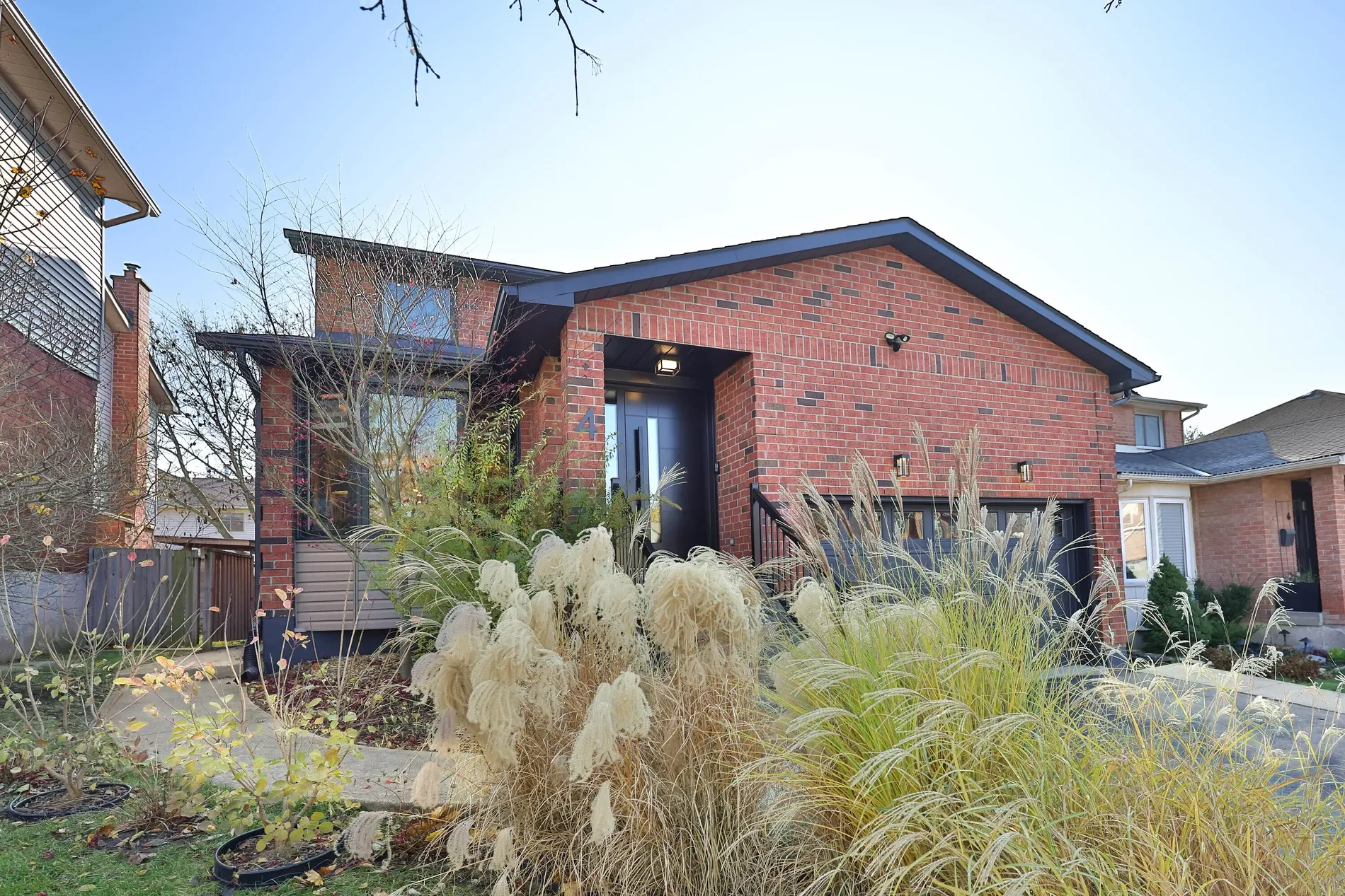 Exterior photo 2