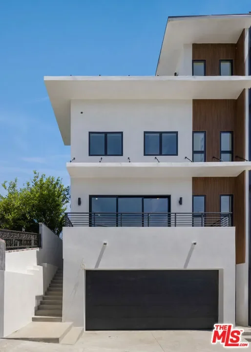 2005 Bellevue Avenue, Los Angeles, California, United States. - Photo 4