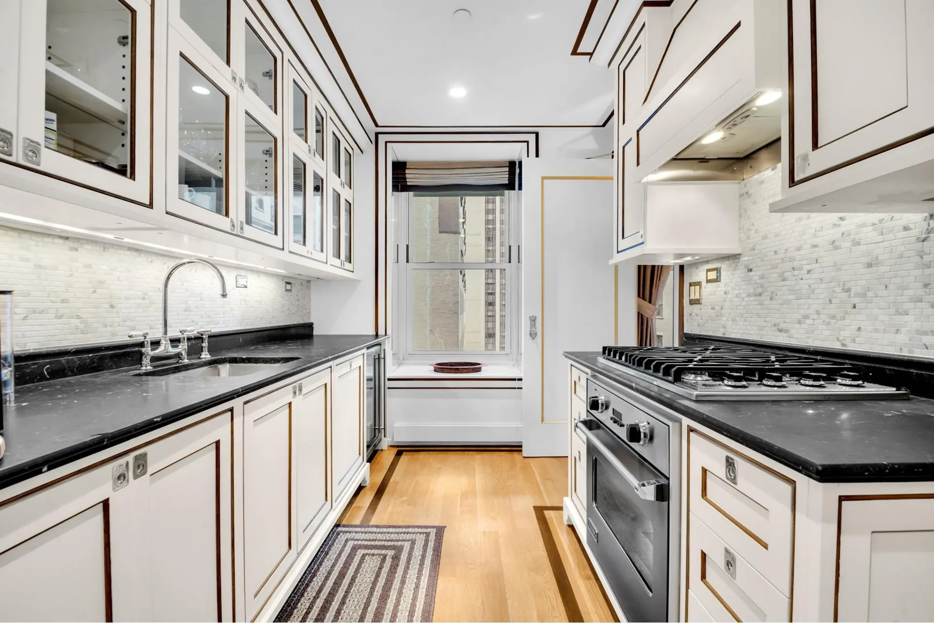 The Plaza Residence, 1 CENTRAL PARK S, New York, New York, United States. - Photo 11