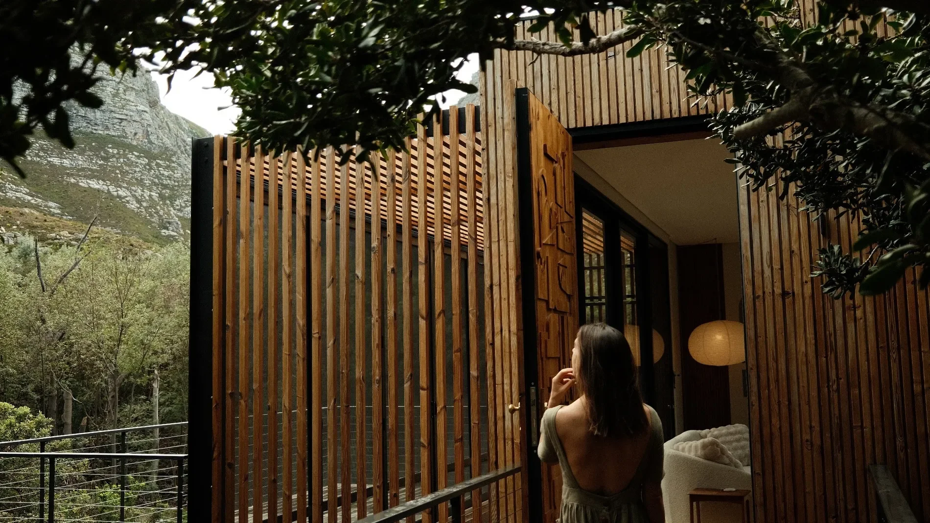 Exterior photo 4