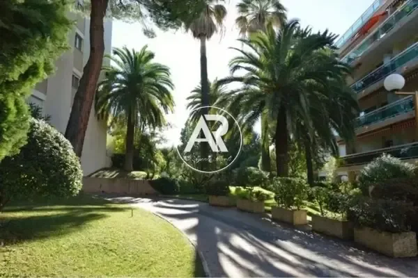 Nice Cimiez - 4 Rooms - Terrace - Closed Garage