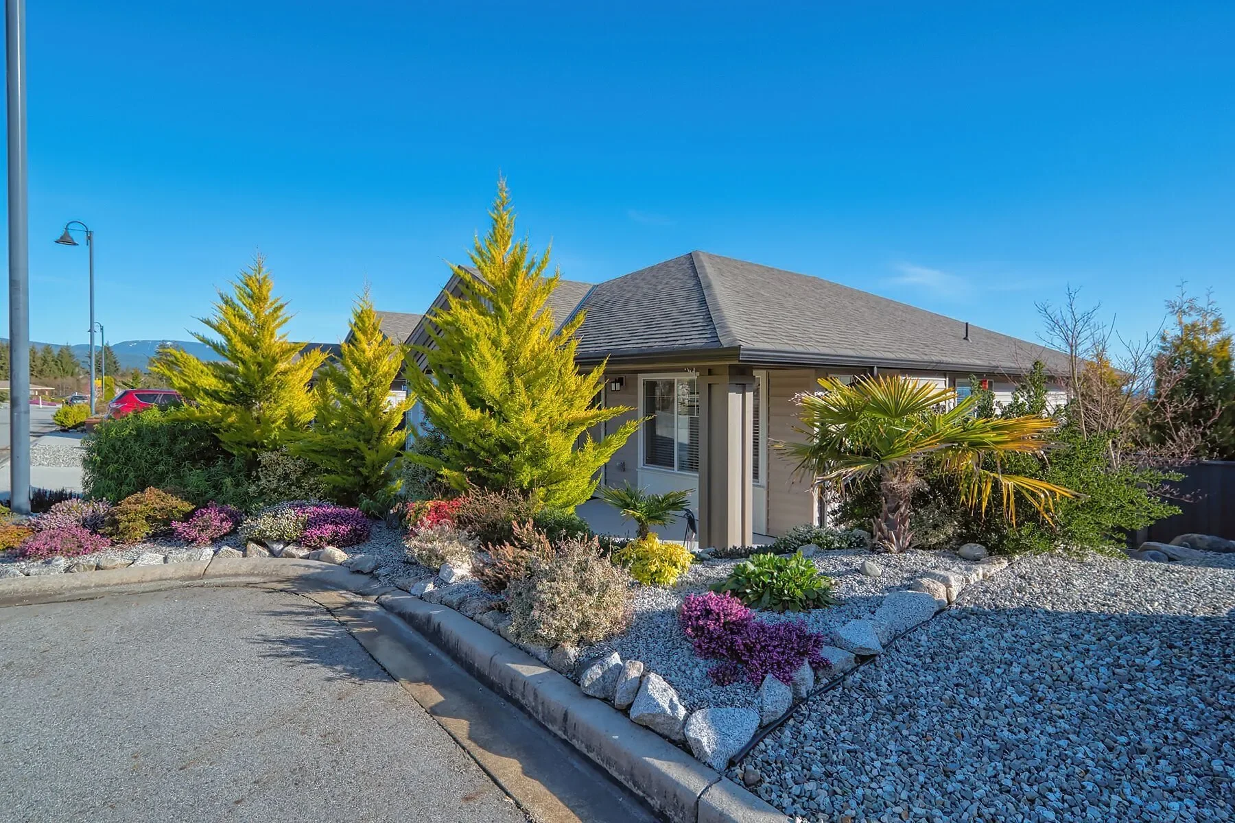 Exterior photo 4