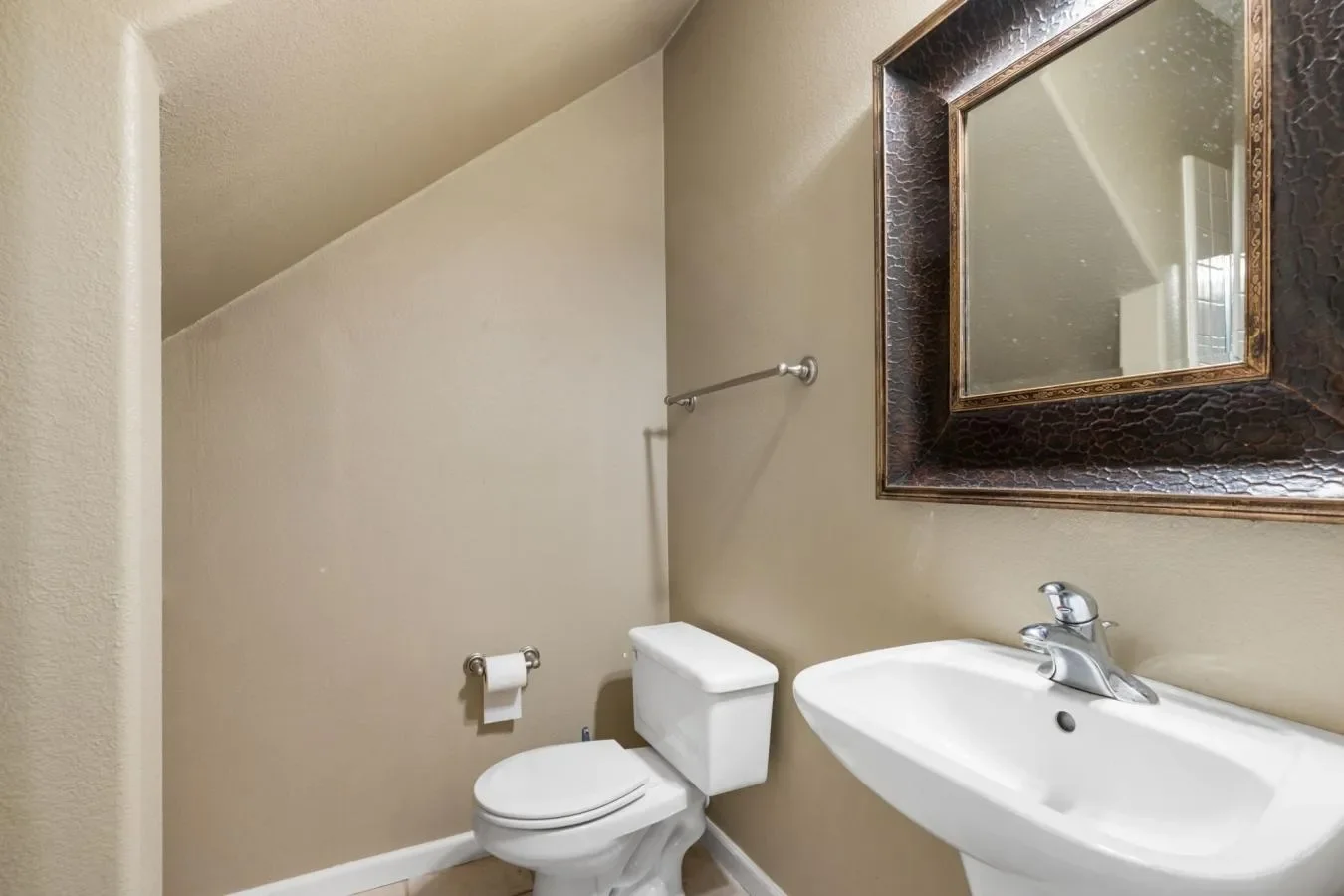 2736 Via Villaggio, Sacramento, California, United States. - Photo 15