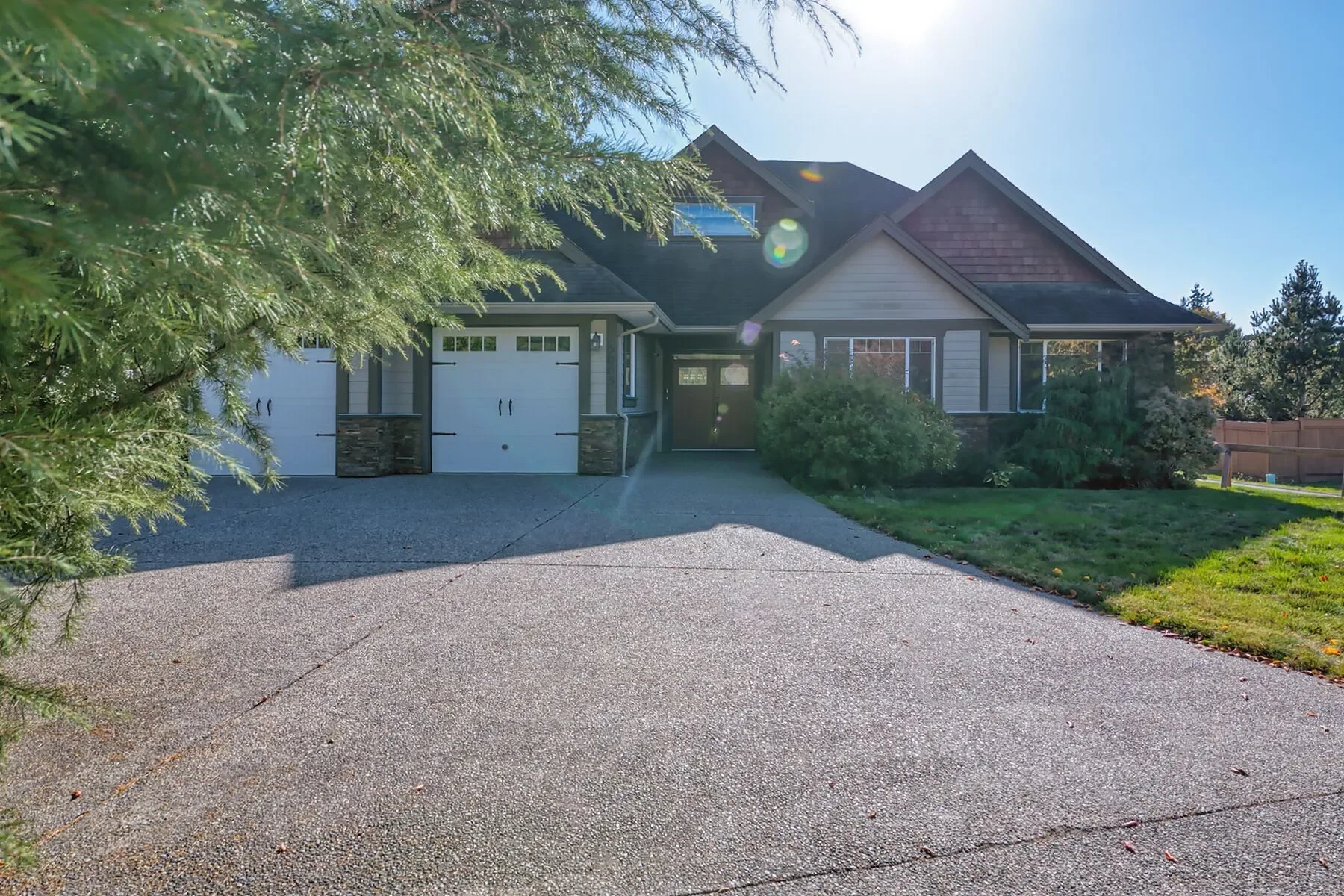 Exterior photo 1