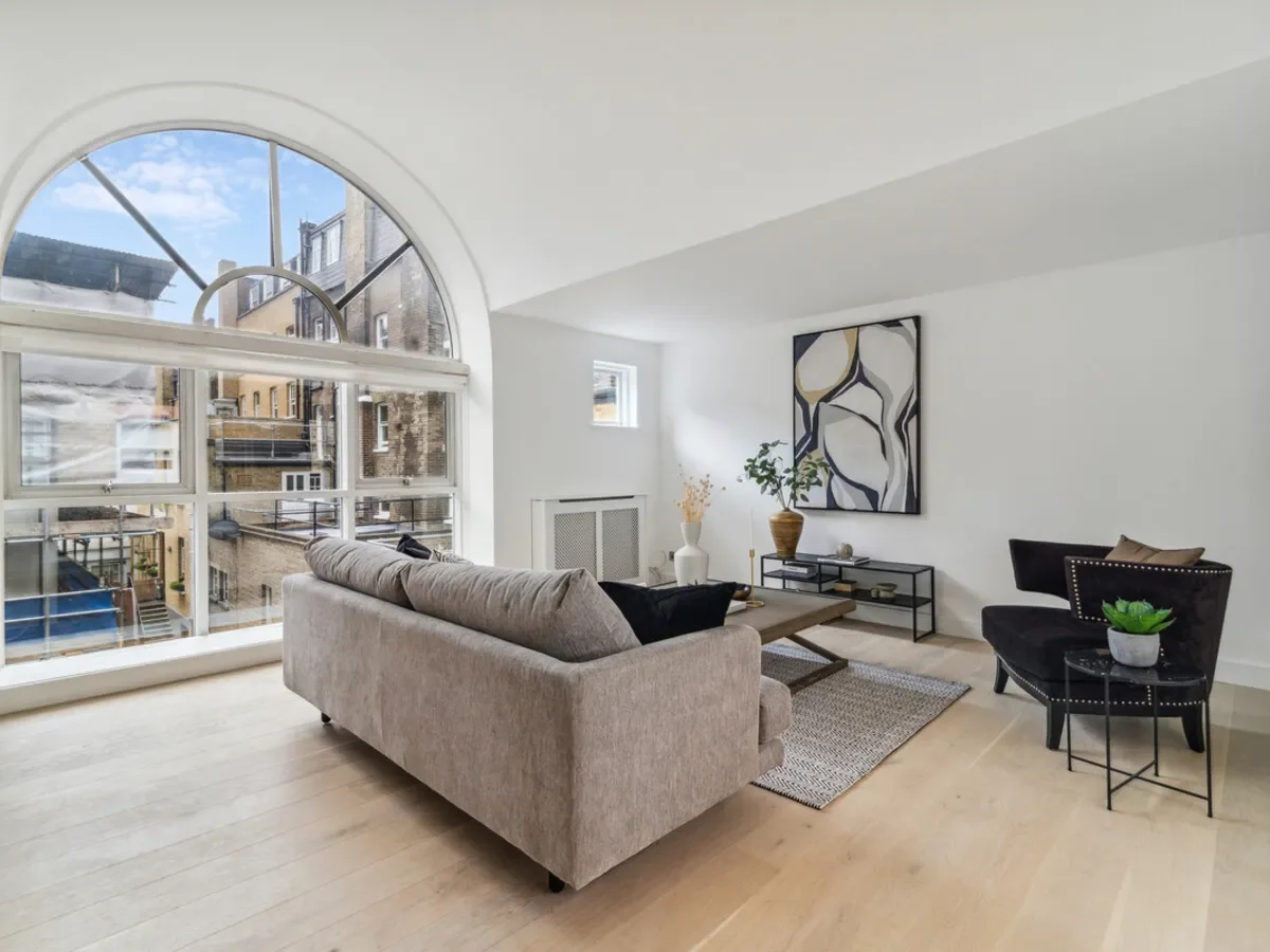 Berkeley Mews, London, W1H, London, England, United Kingdom. - Photo 8