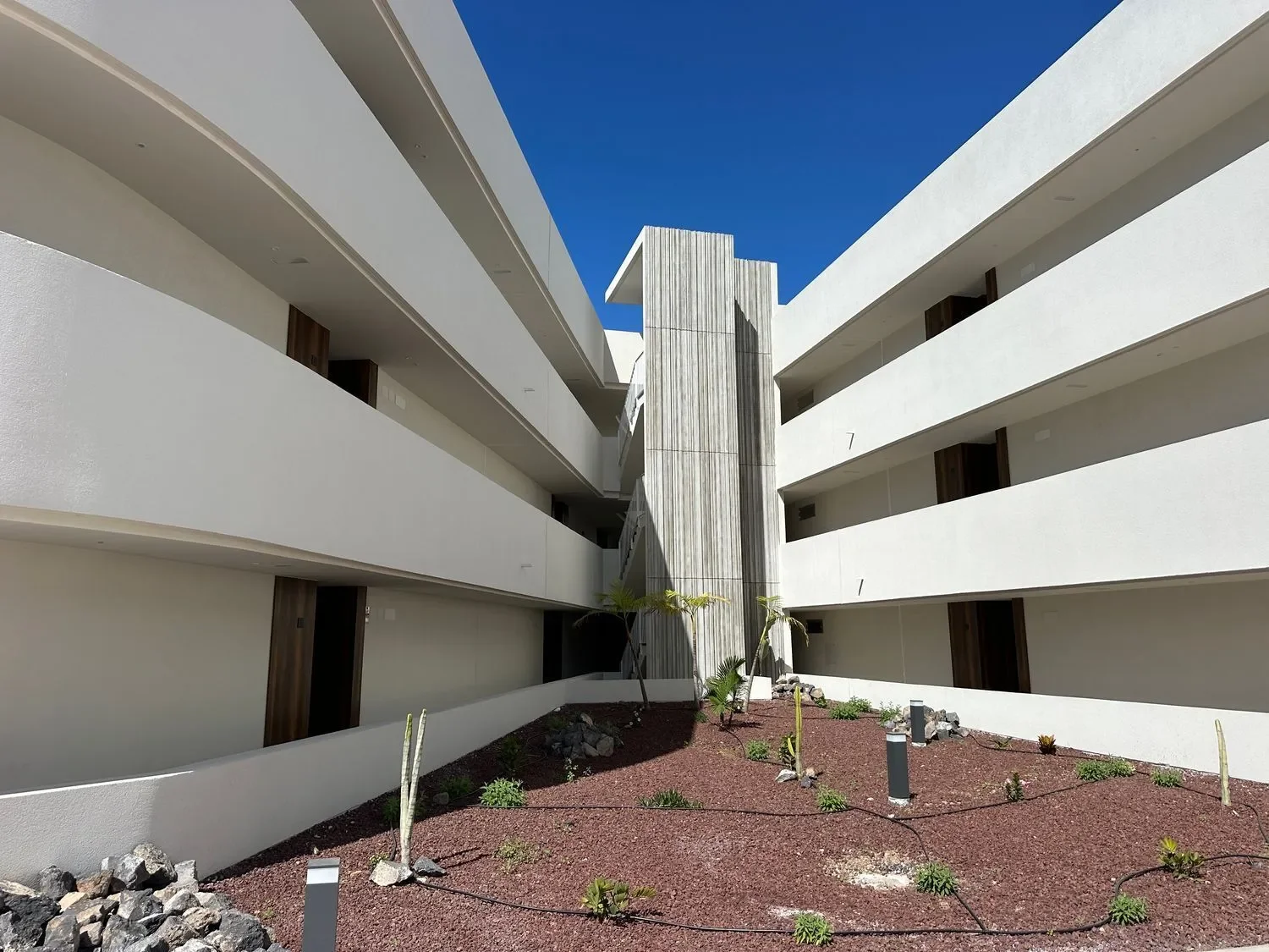 Exterior photo 12