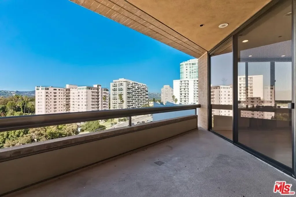10430 Wilshire Boulevard 803, Los Angeles, California, United States. - Photo 13