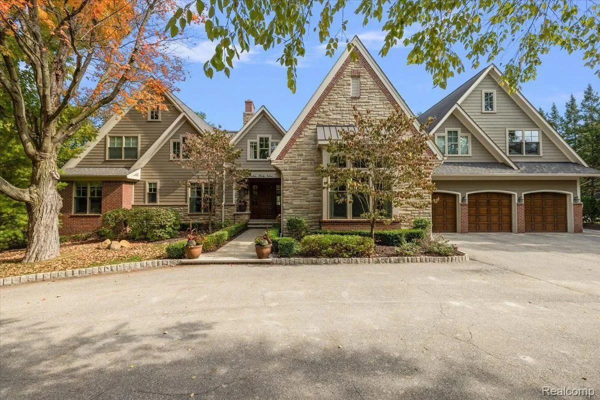 1330 Oxford Road, Bloomfield Charter Township, MI 48304, Birmingham, Michigan, United States. - Photo 45