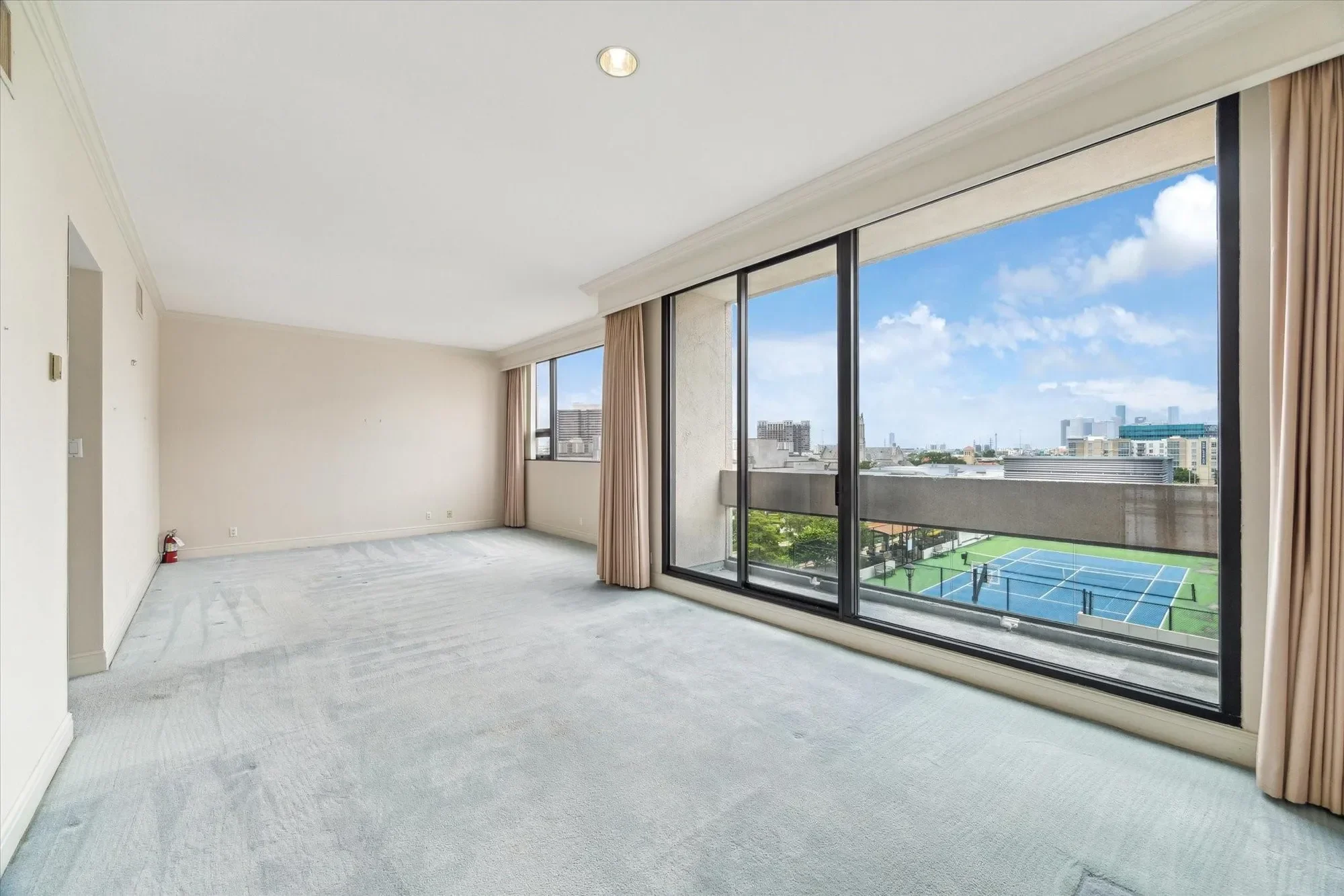 1111 Hermann Drive 7F, Houston, Texas, United States. - Photo 9