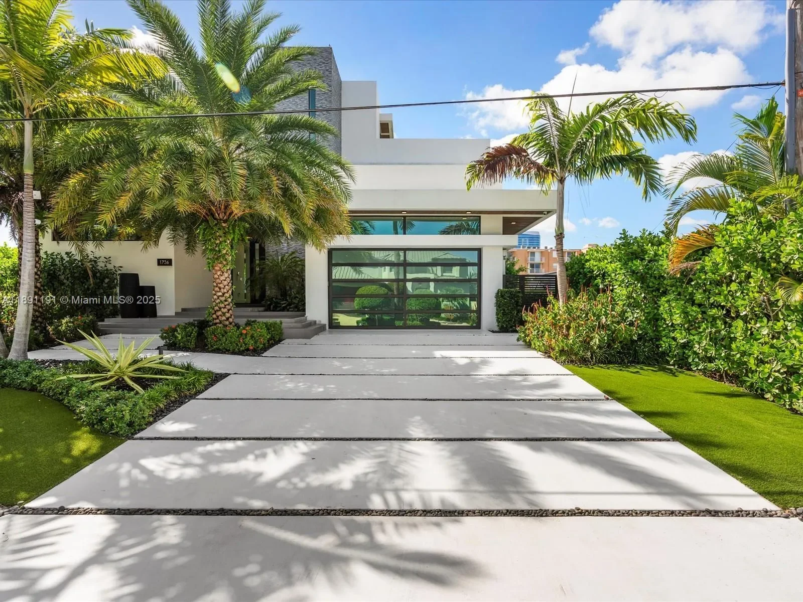1736 SE 14th St, Fort Lauderdale, Florida, United States. - Photo 2