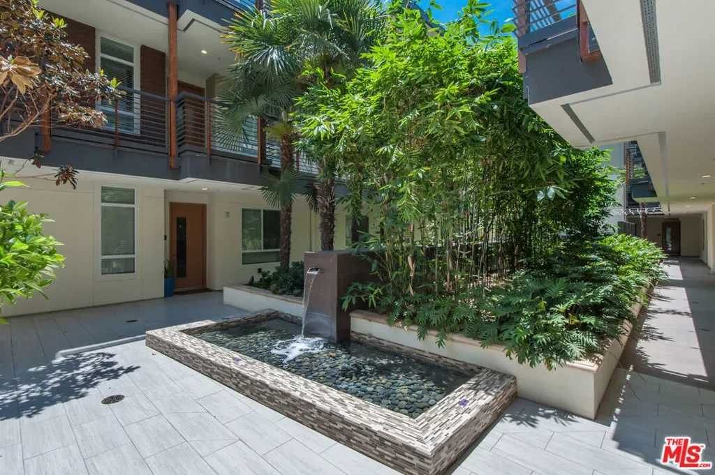 12920 Runway Road 360, Los Angeles, California, United States. - Photo 33