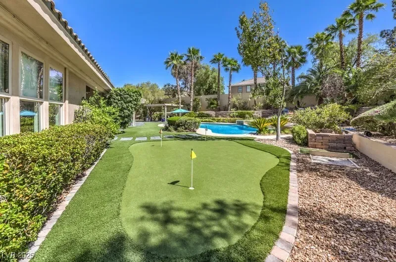 9135 Hickam Avenue, Las Vegas, Nevada, United States. - Photo 56