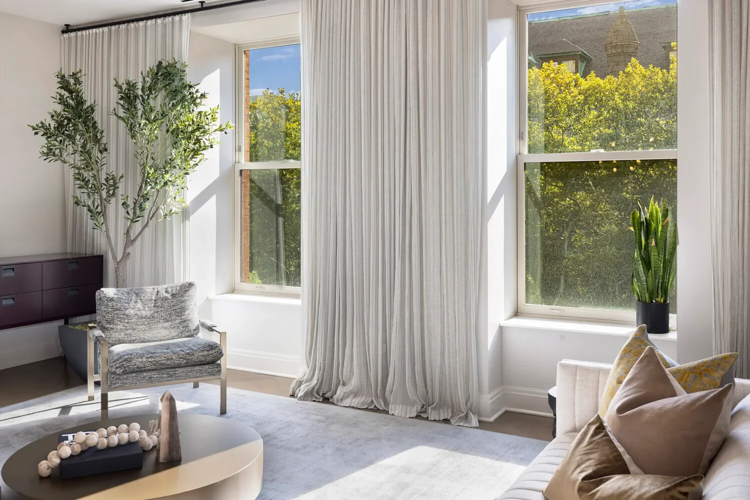 The Evelyn, 101 W 78TH ST, New York, New York, United States. - Hero Image