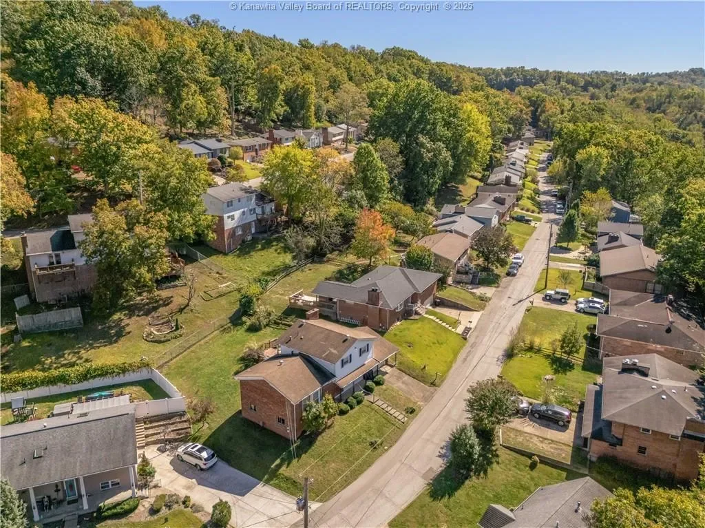 822 Whispering Way, South Charleston, WV 25303, Charleston, West Virginia, United States. - Photo 44