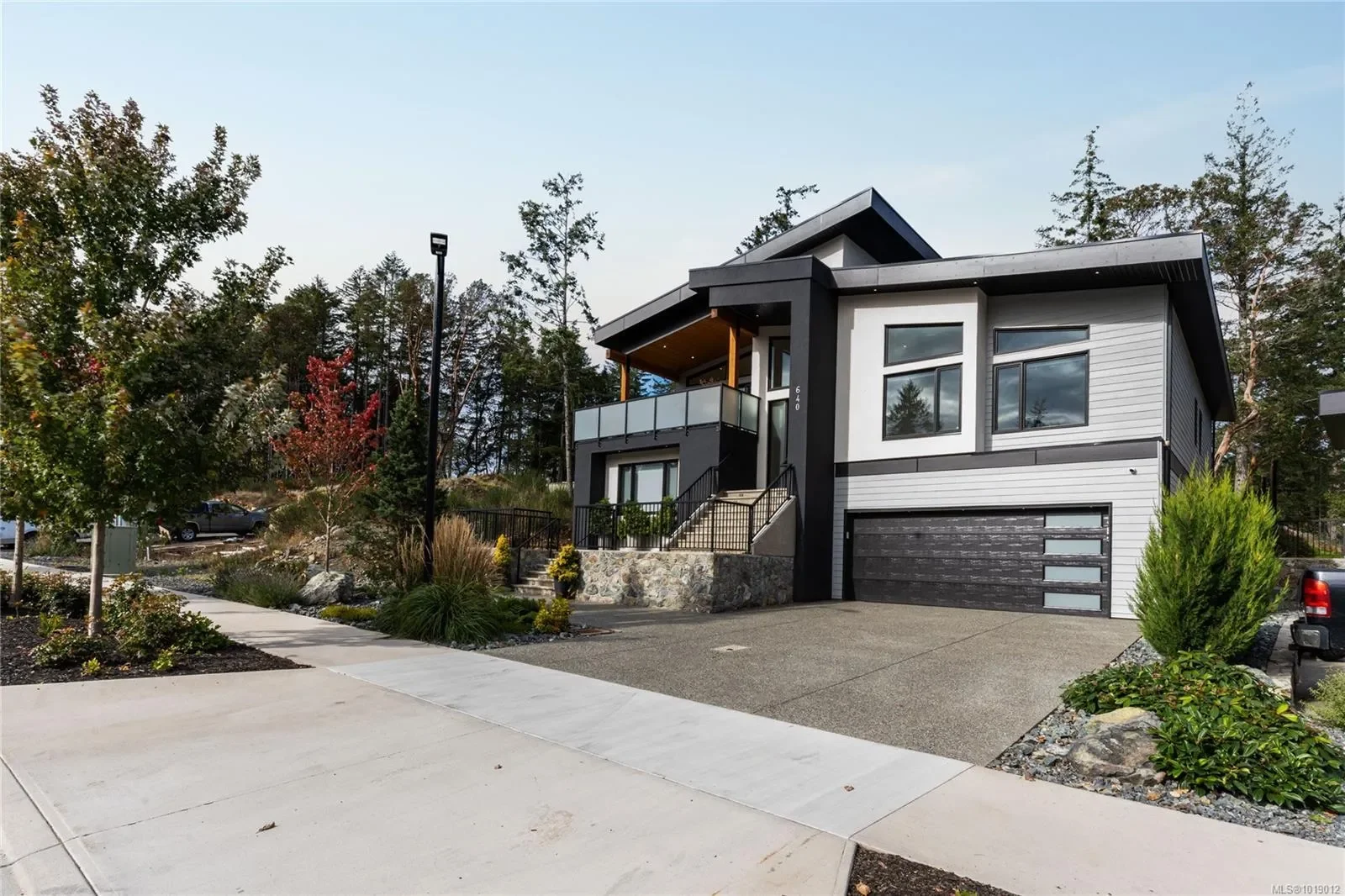 640 Medalist Ave, Colwood, British Columbia, Canada. - Photo 24