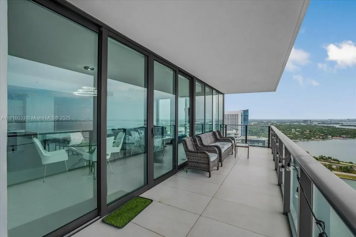 3131 NE 7th Ave 3306, Miami, Florida, United States. - Photo 46