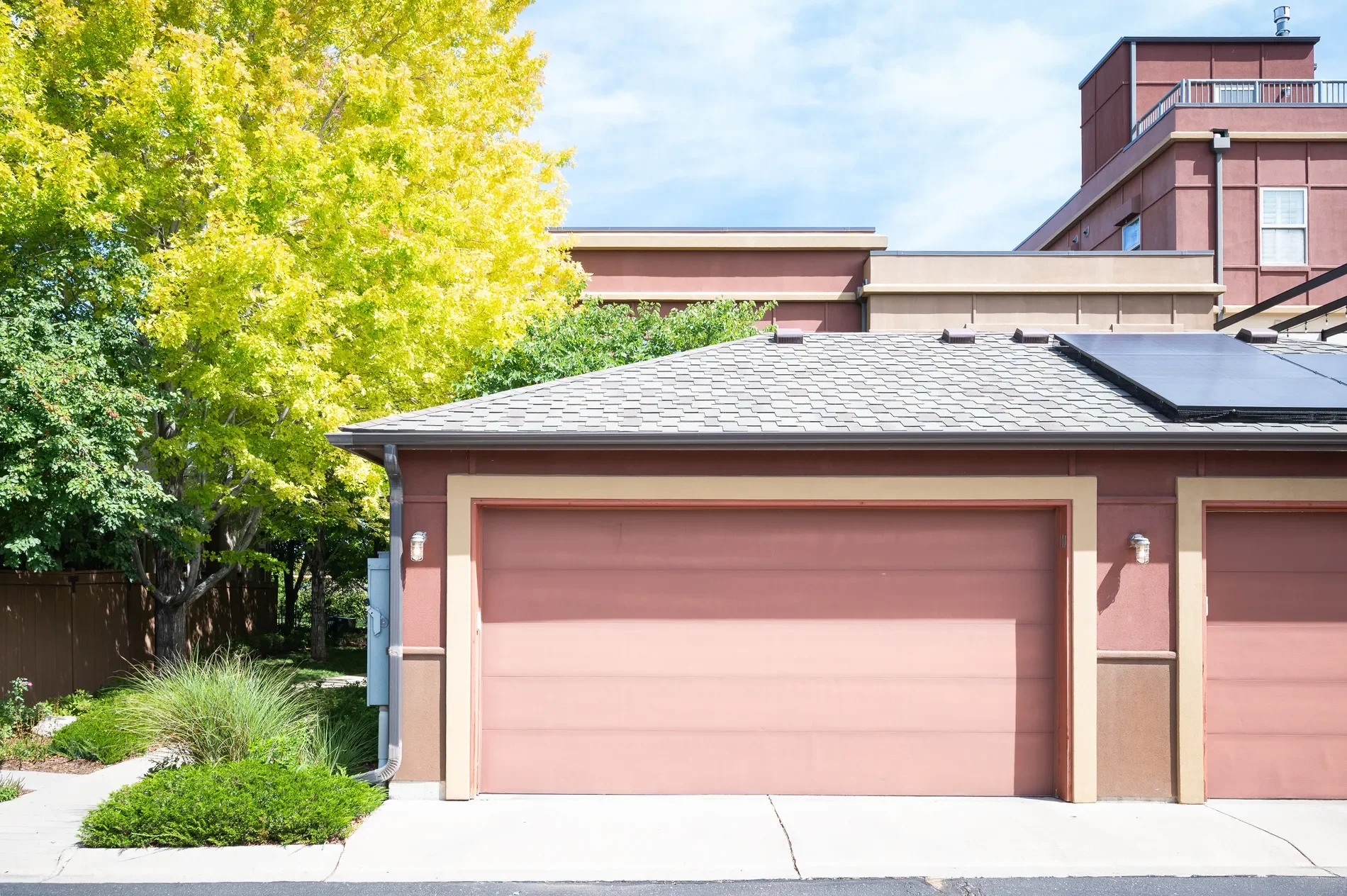 Exterior photo 3