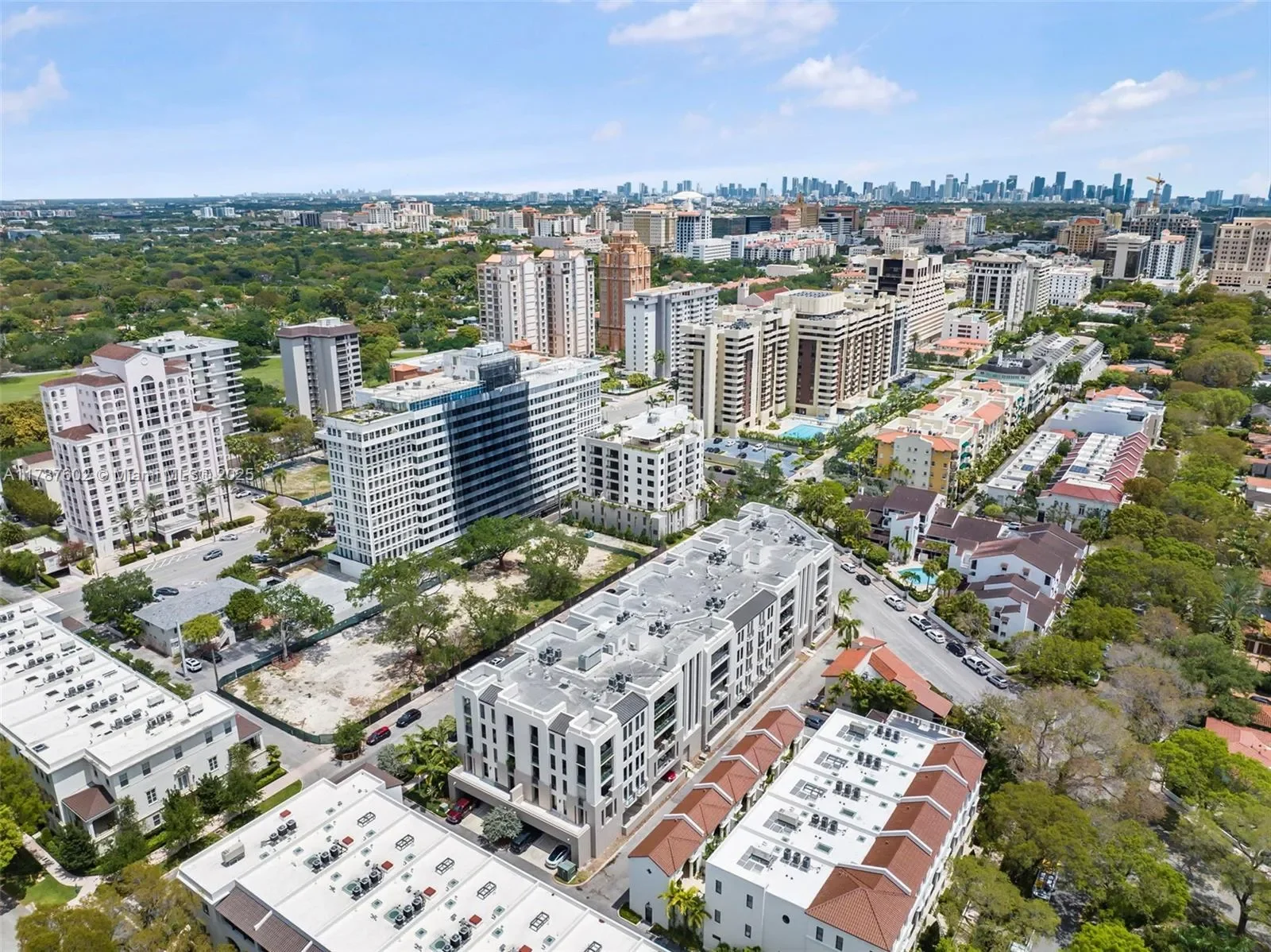 718 Valencia Ave 206, Coral Gables, Florida, United States. - Photo 50
