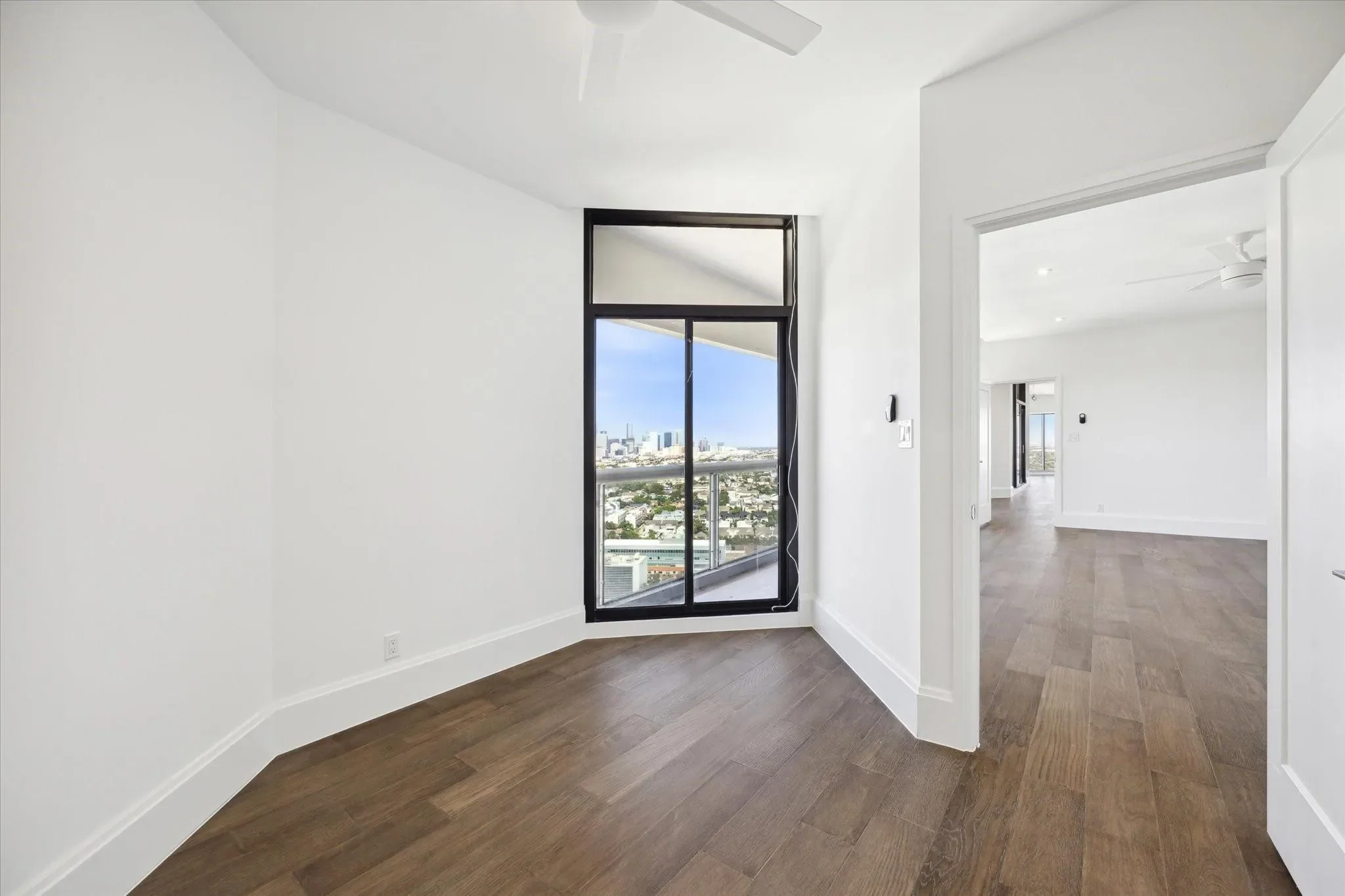 1701 Hermann Drive Drive 27CE, Houston, Texas, United States. - Photo 20