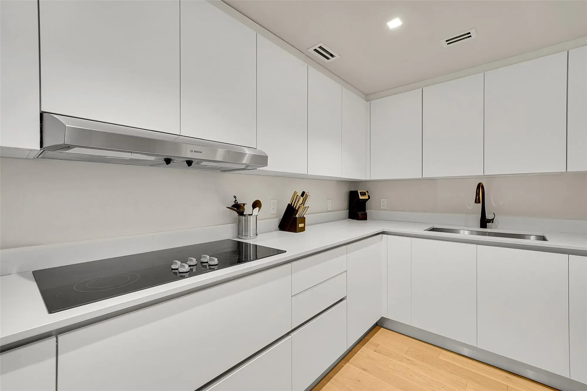 2301 Collins Ave 1008, Miami Beach, Florida, United States. - Photo 14