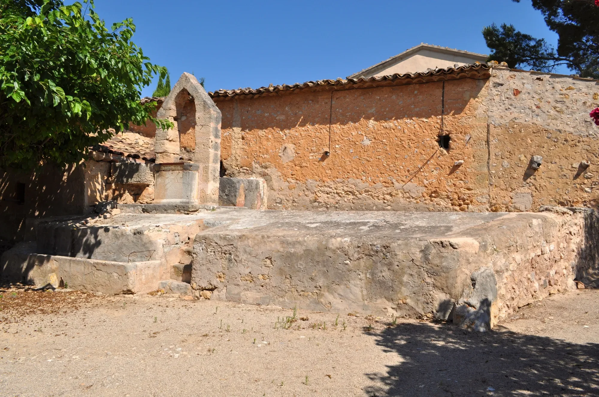 Exterior photo 7