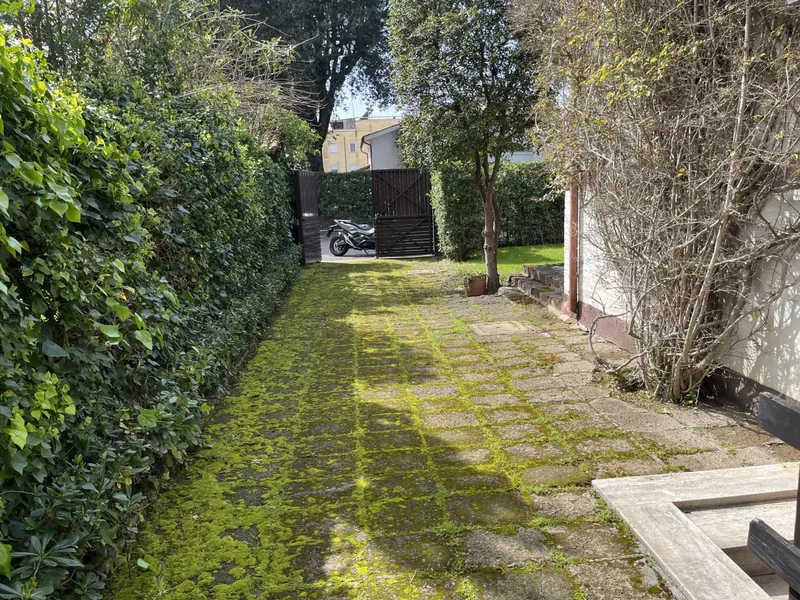 Viale Nettuno, Fregenae, Lazio, Italy. - Photo 59