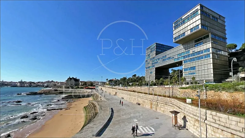 Cascais e Estoril, Lisbon, Portugal. - Photo 2