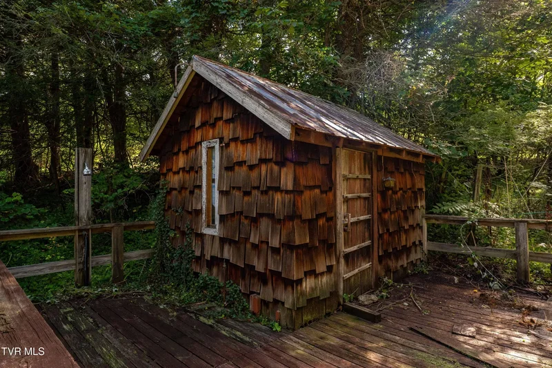 306 Bear Branch Rd, Roan Mountain, TN 37687, Roan Mountain, Tennessee, United States. - Photo 37