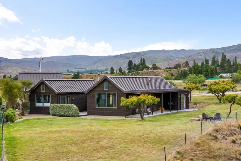 112 Hall Road, Bannockburn, Otago, New Zealand. - Photo 11
